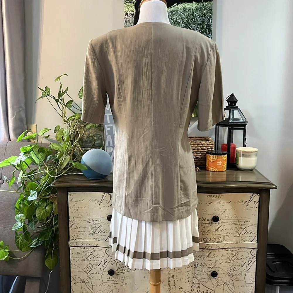 VINTAGE DAWN JOY DOUBLE BREASTED JACKET AND PLEATED SKIRT SET TAN WHITE SIZE 6 - Picture 6 of 17